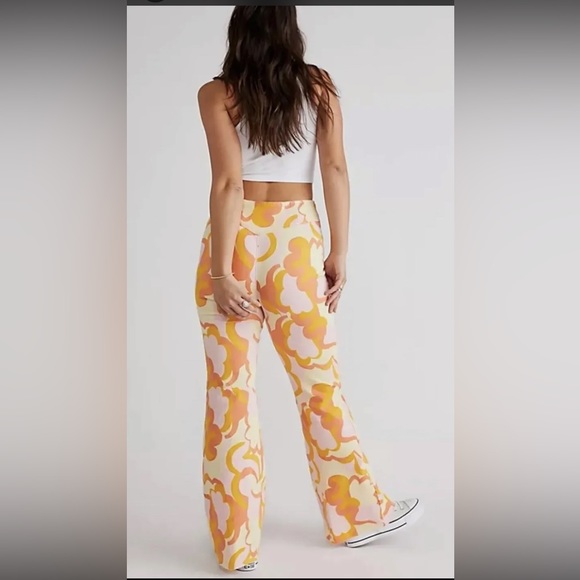 Free People Crvy Wild Honey Printed Flare Jeans Sz 29 - Picture 2 of 5